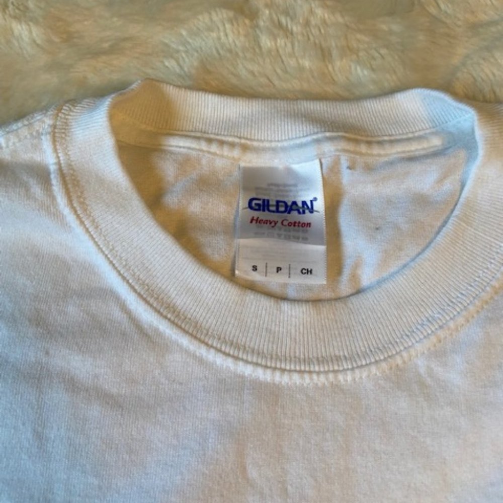 2:$30 Gildan White Crew-neck Adult t-shirt  NWOT - Picture 2 of 6